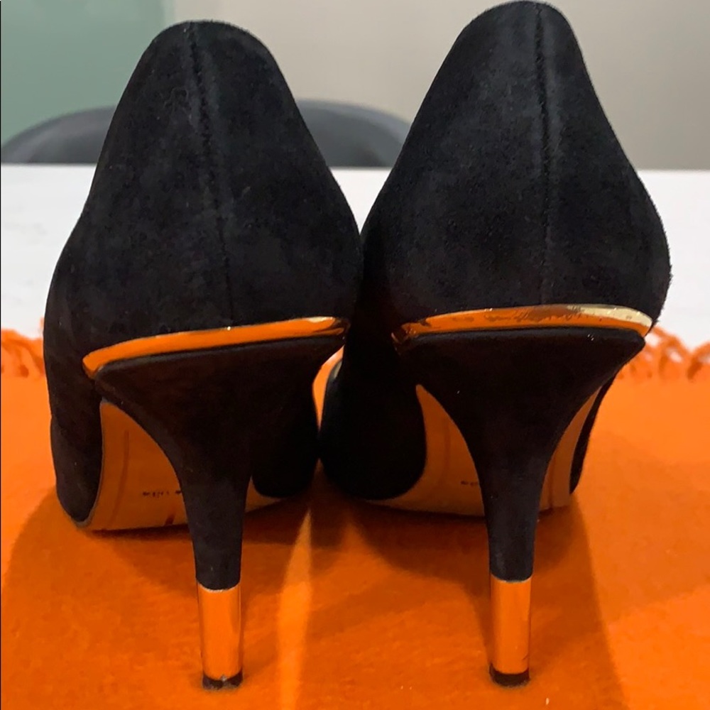 Dolce Vita Blk Suede with gold detail pumps